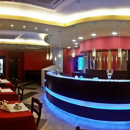日落公寓式酒店 4* 兰佩杜萨